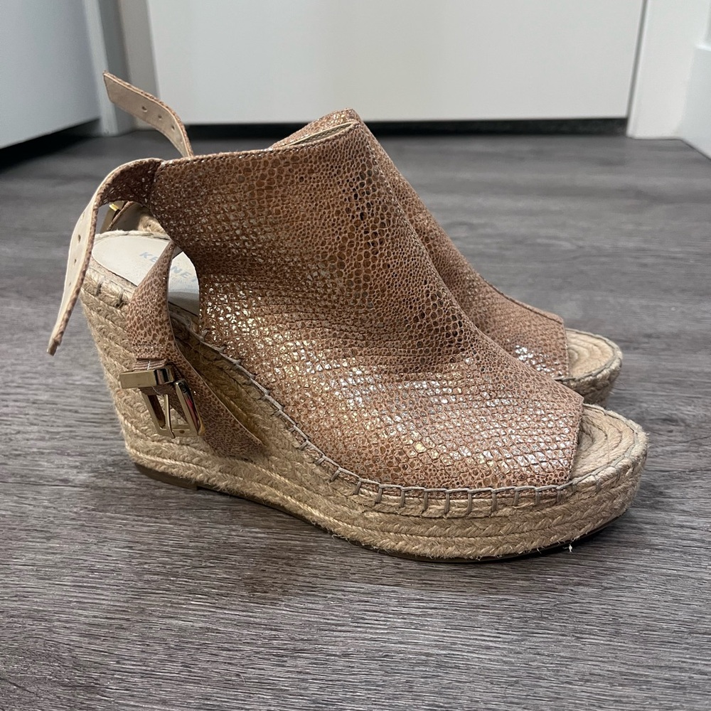 Stylish Tan Wedge Sandals